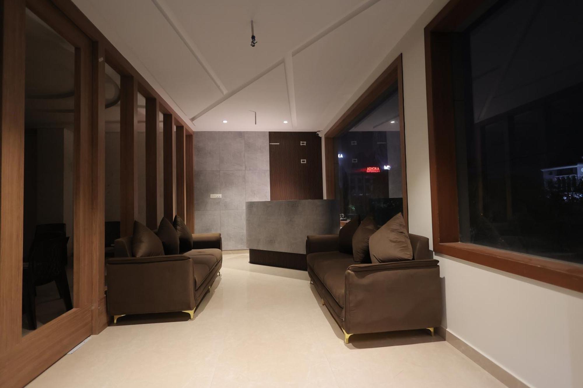 Hotel Regal Palm 모라다바드 외부 사진