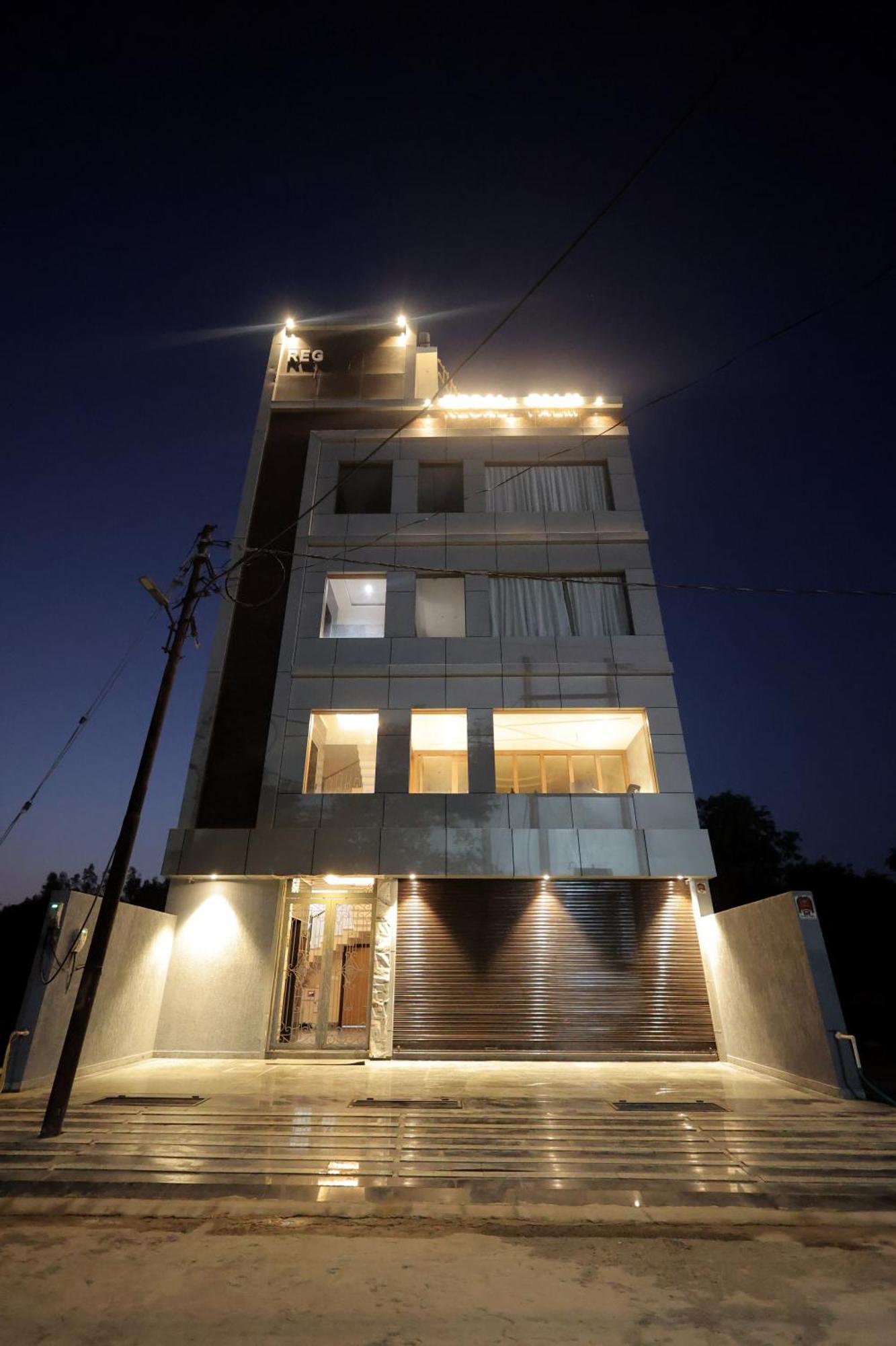 Hotel Regal Palm 모라다바드 외부 사진
